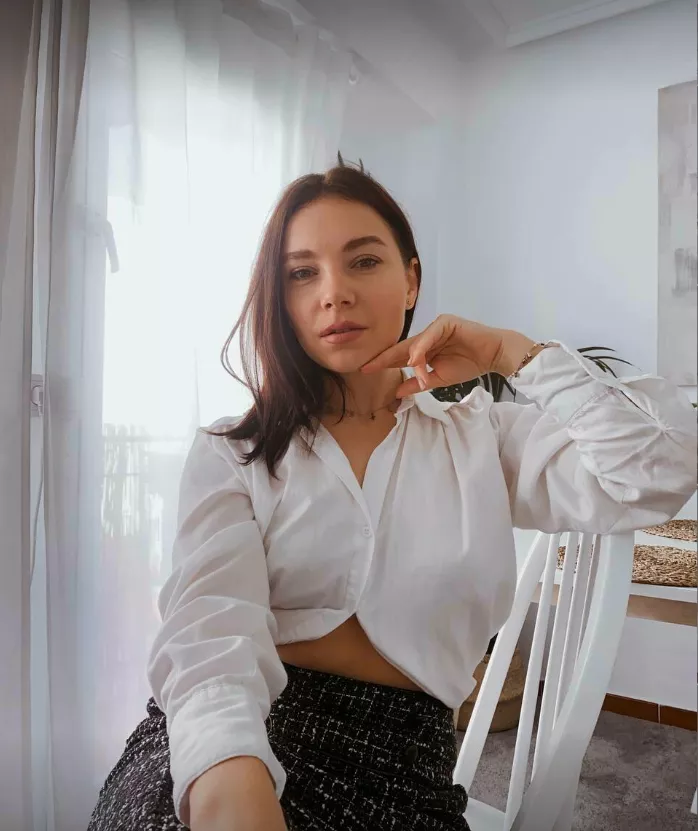 I like to jerk off under the table with a serious face at work posted by Harpereai