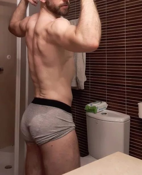 Post gym sweatiness 💦 by yourjockbuddy