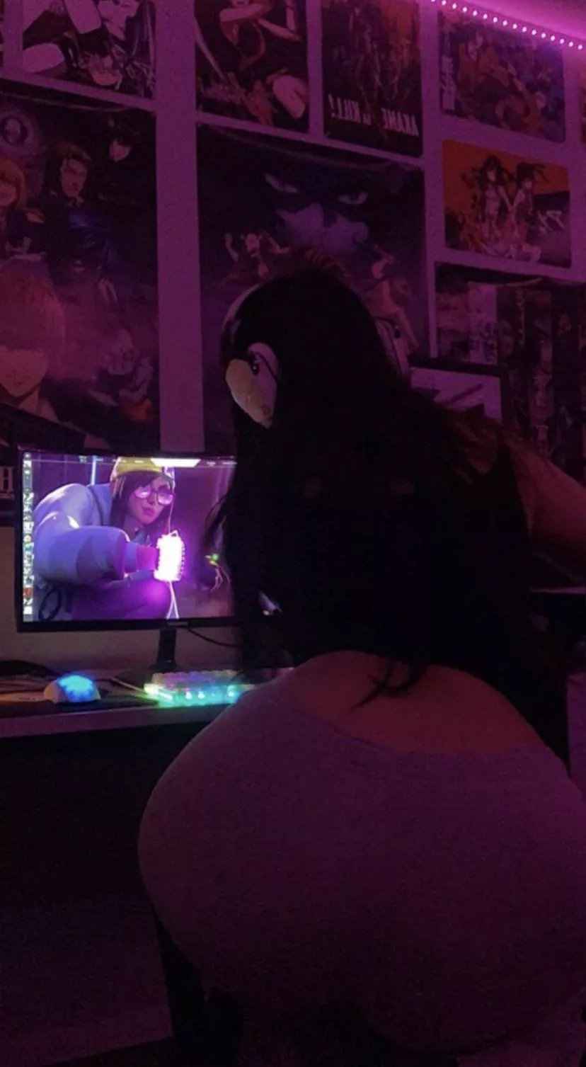 POV: your view while i’m gaming posted by kylie472