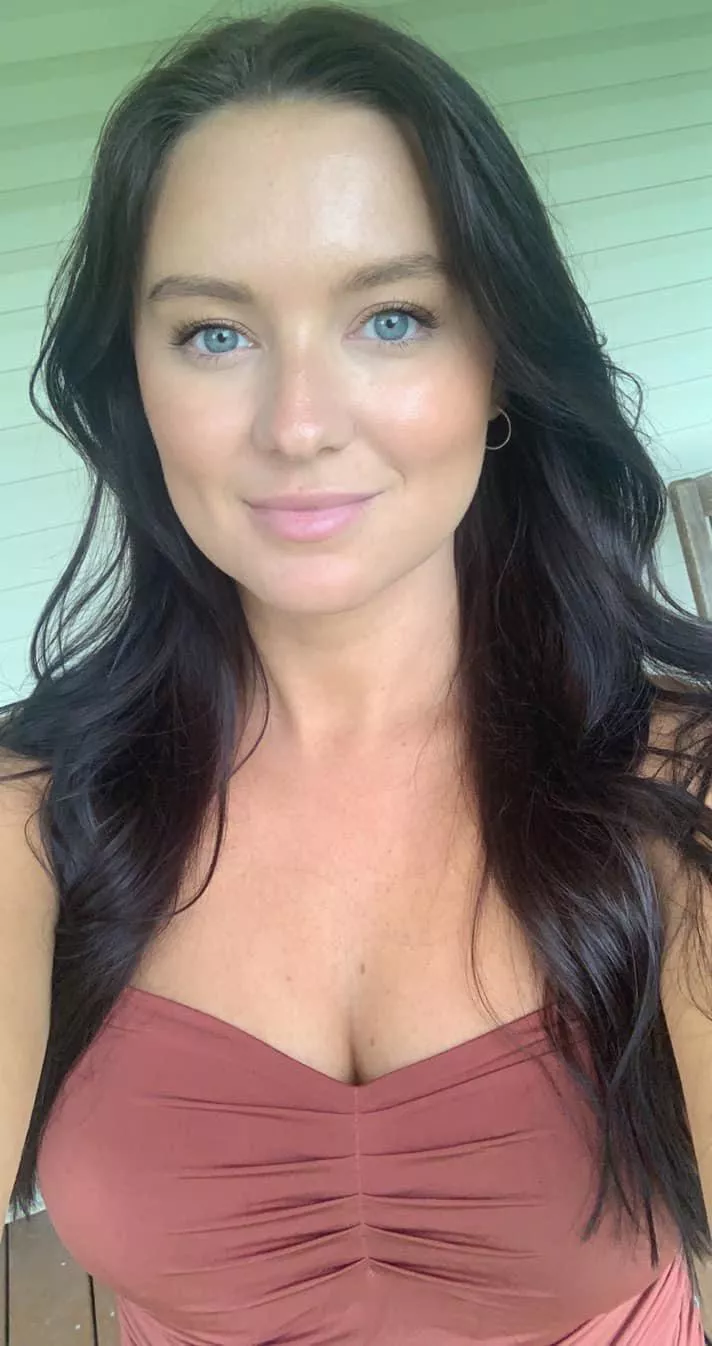 Rank her from 1-10 posted by Blueyedguy790