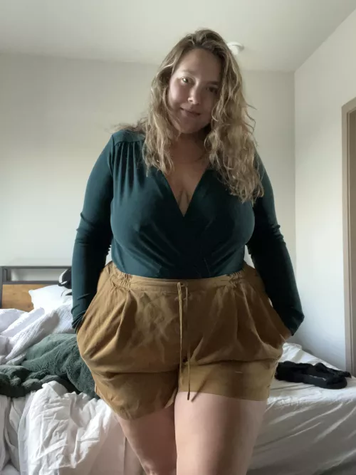 Should I put a bra on? by TarynUpMyHeartx