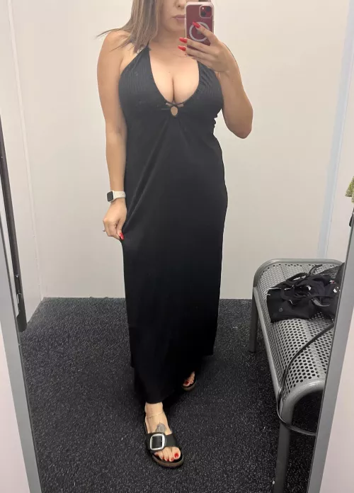 This dress perfectly fits my big Latina boobs by Bonny_Doll143