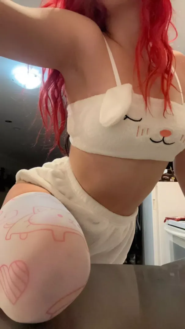 Would you fill me up? posted by babyfoxxe