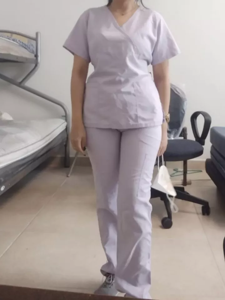 A lilac scrub posted by eith_draekghot