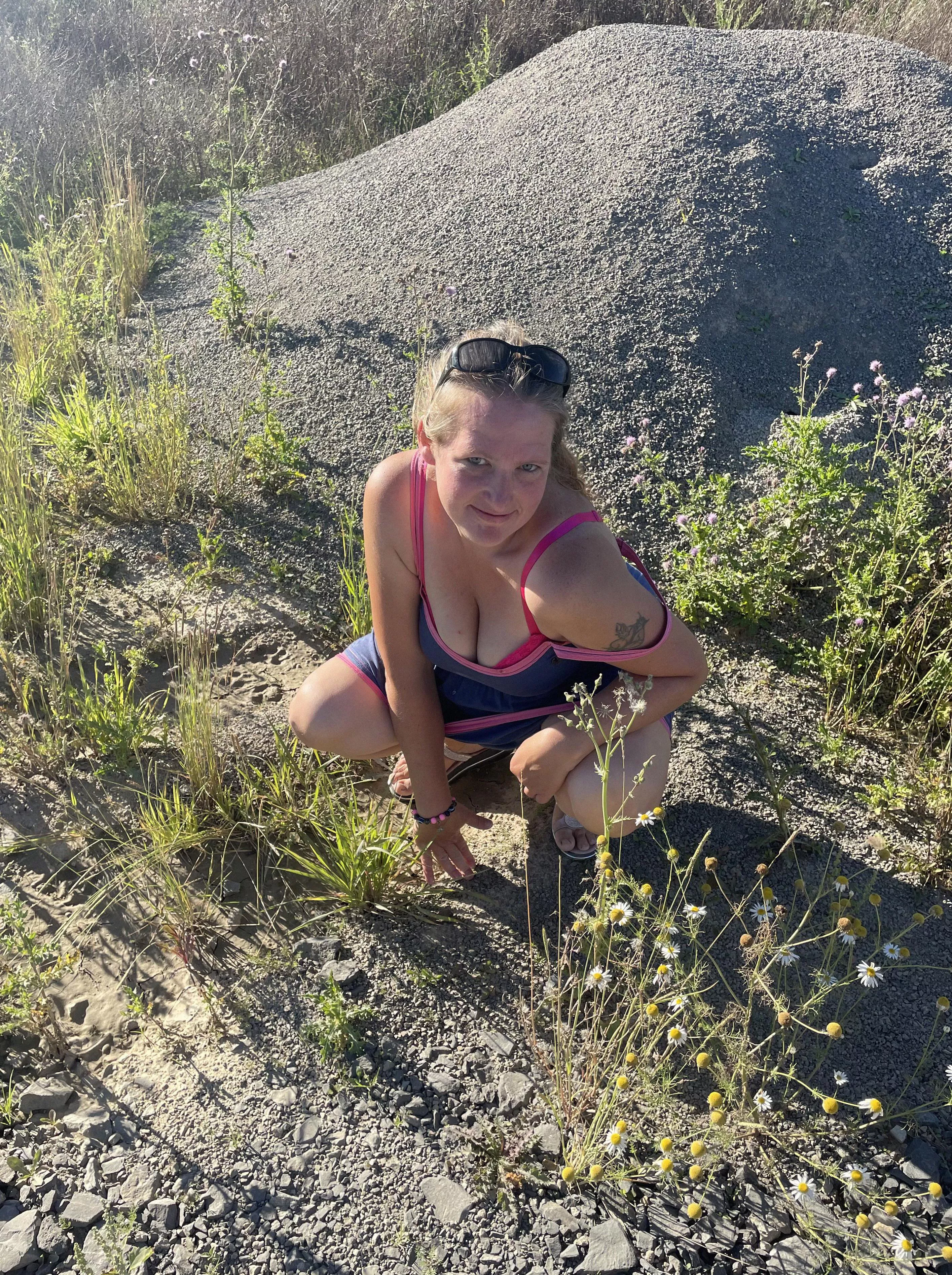 fuck me on a hike, y or n? posted by Gio_vanm