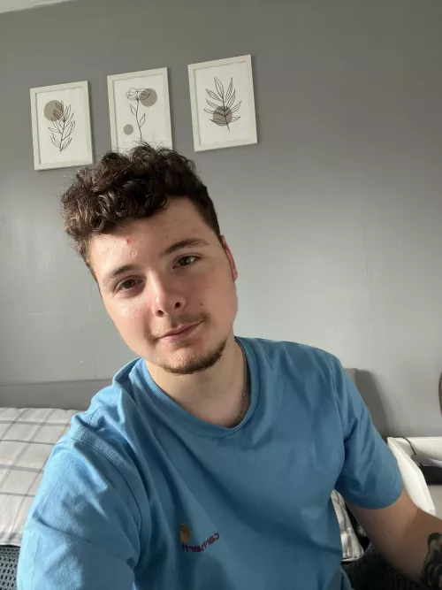 Happy to speak to new people on DMs. Also how old do I loo, guess my age? by Ok-Boysenberry5517