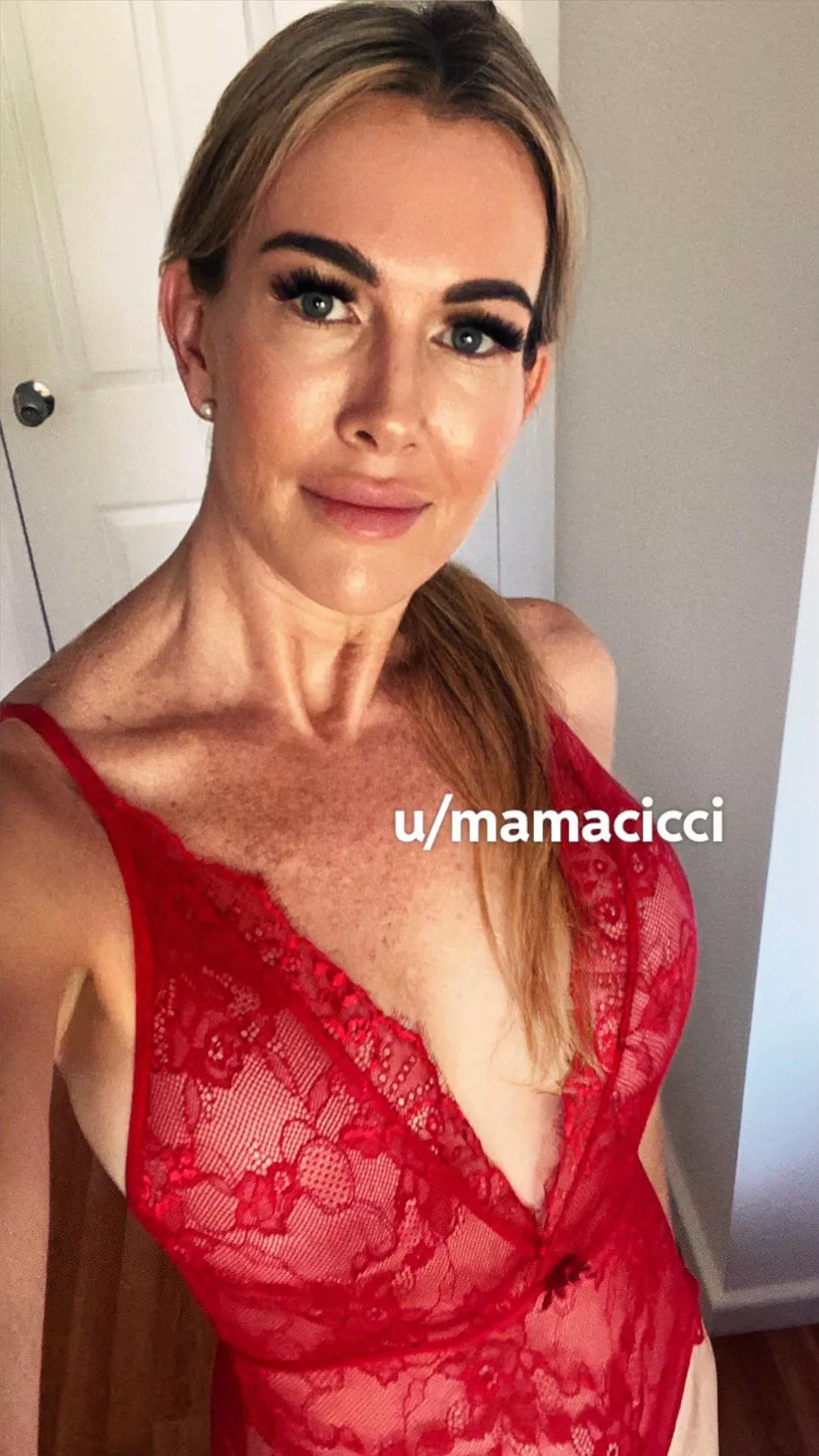 Really feeling my MILF vibes in this posted by mamacicci
