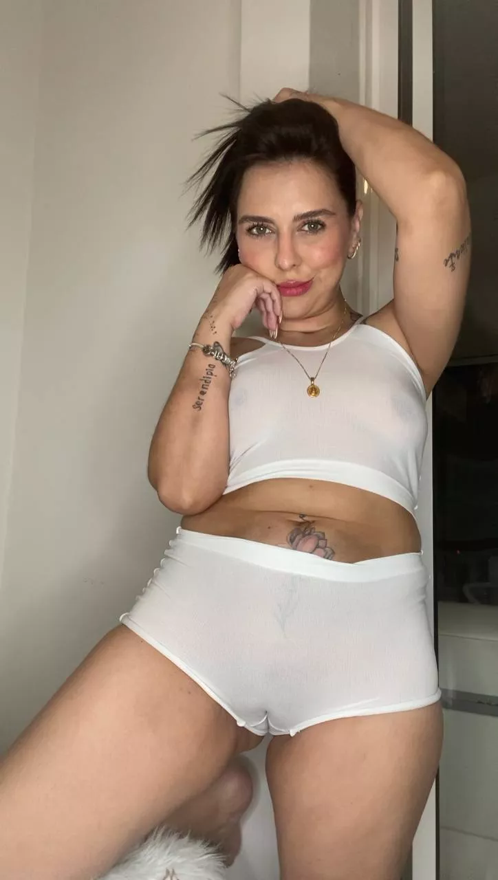 Would your rub your cock on mommys camel toe? Or eat it first posted by SnivelingToad