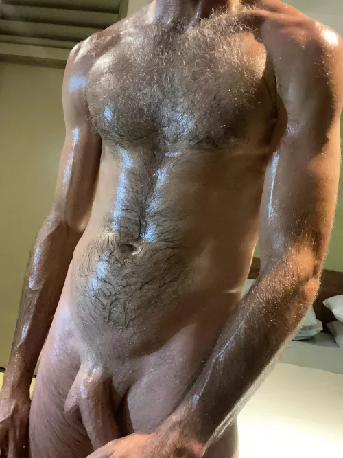 6’4 and oiled by BodaciousChoices