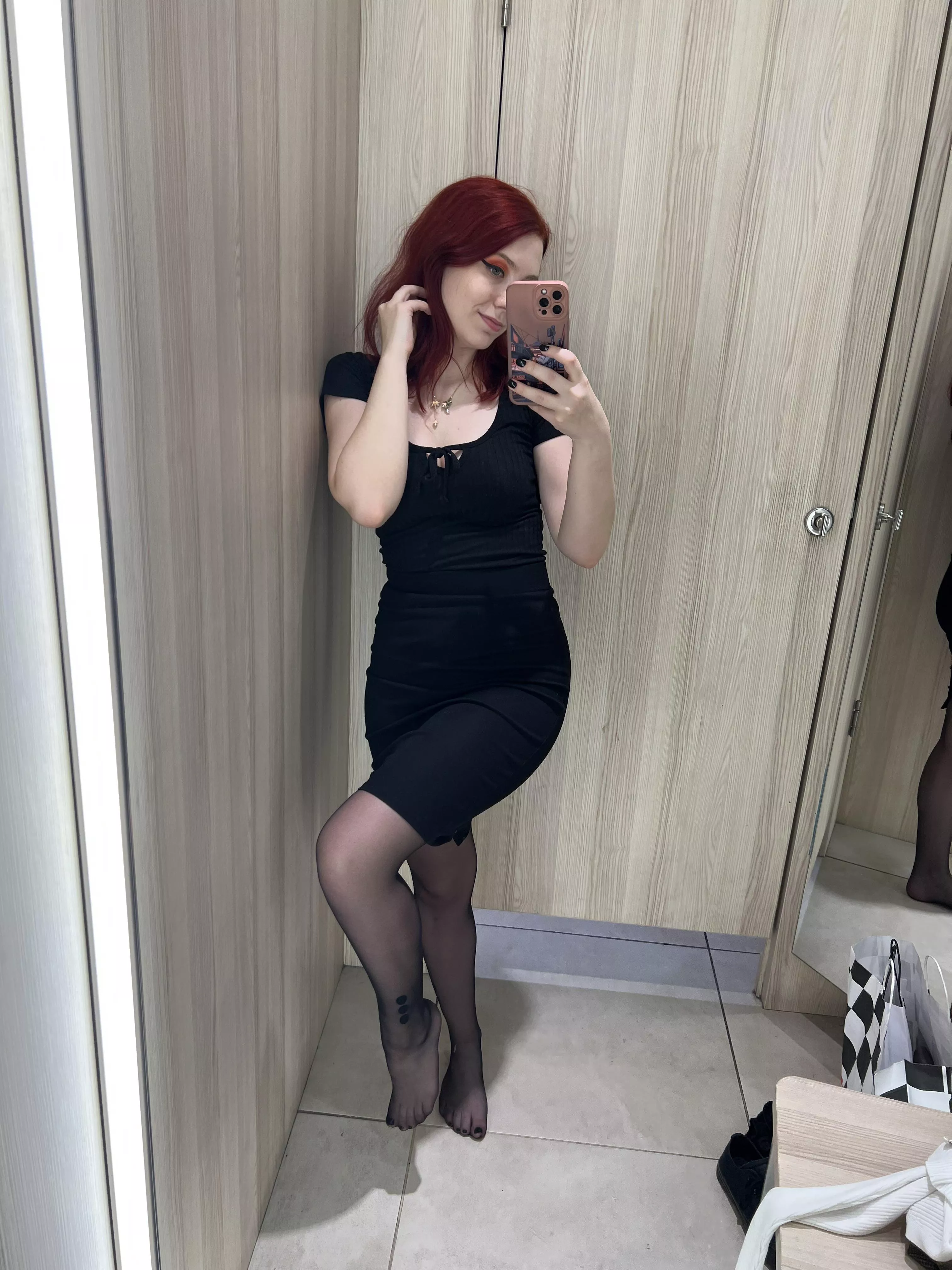 Black 🖤 posted by ichigo_emaa