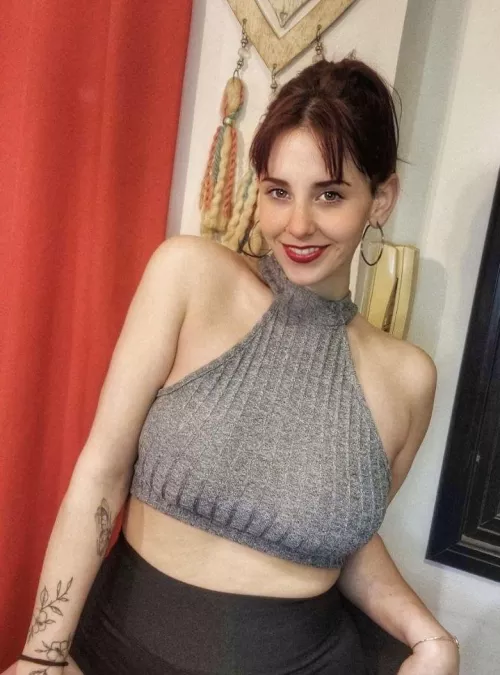 Curves or craves? 🤔 by offinvasion