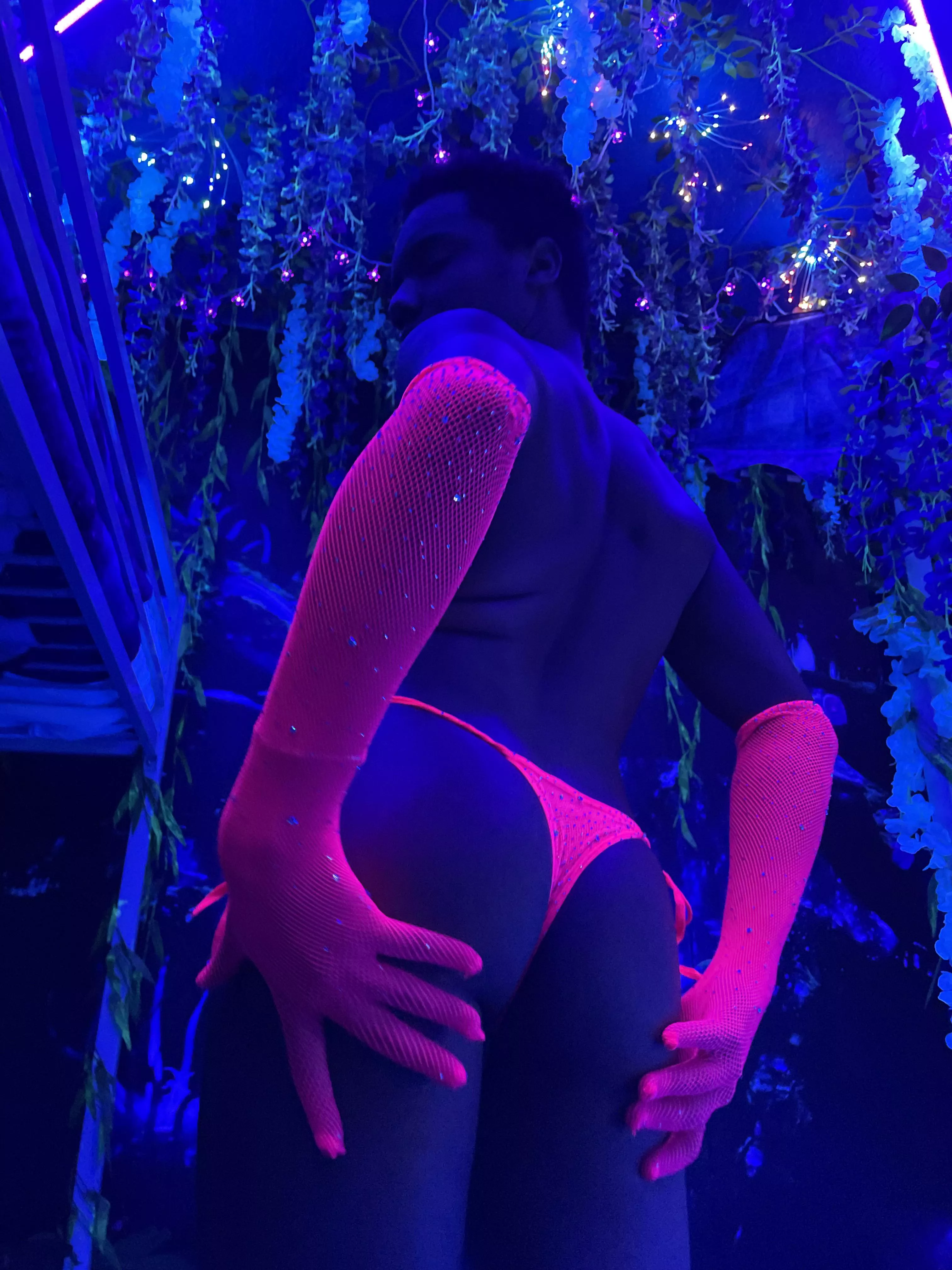 Do you like this color on me? posted by Kendollof