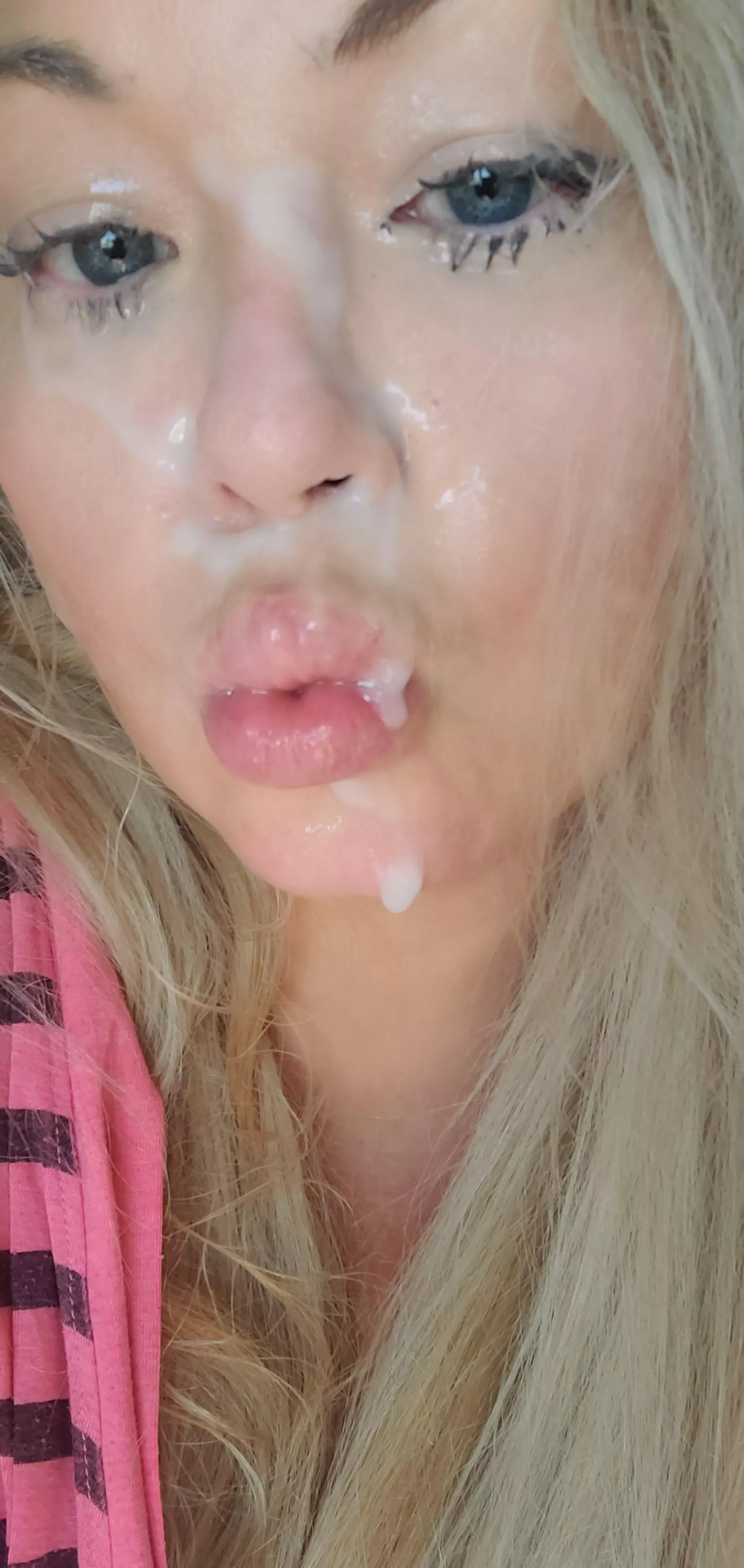 Goodnight kisses from your favorite MILF posted by kindraxjason