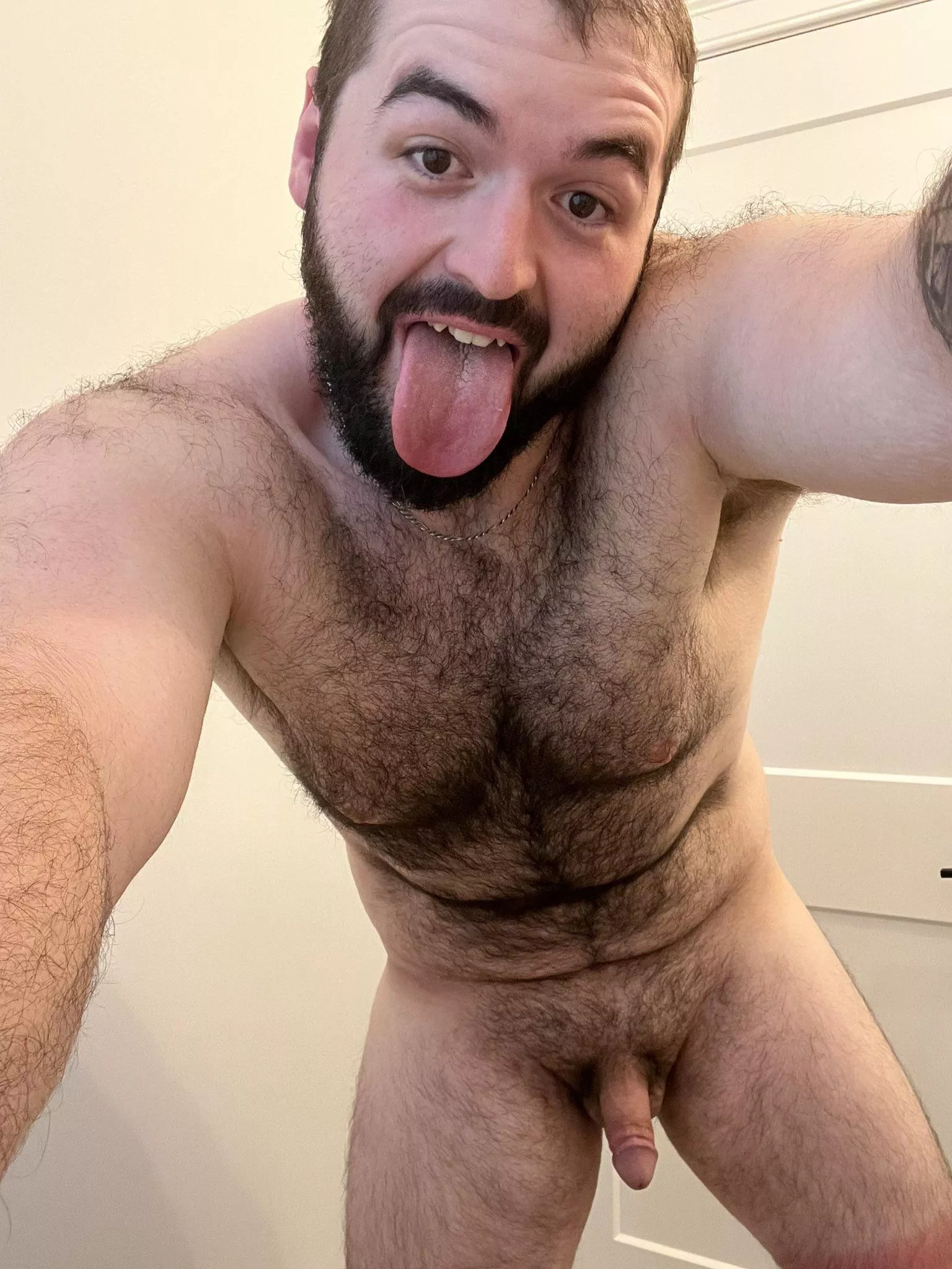Hairy and horny posted by fagdannynaked