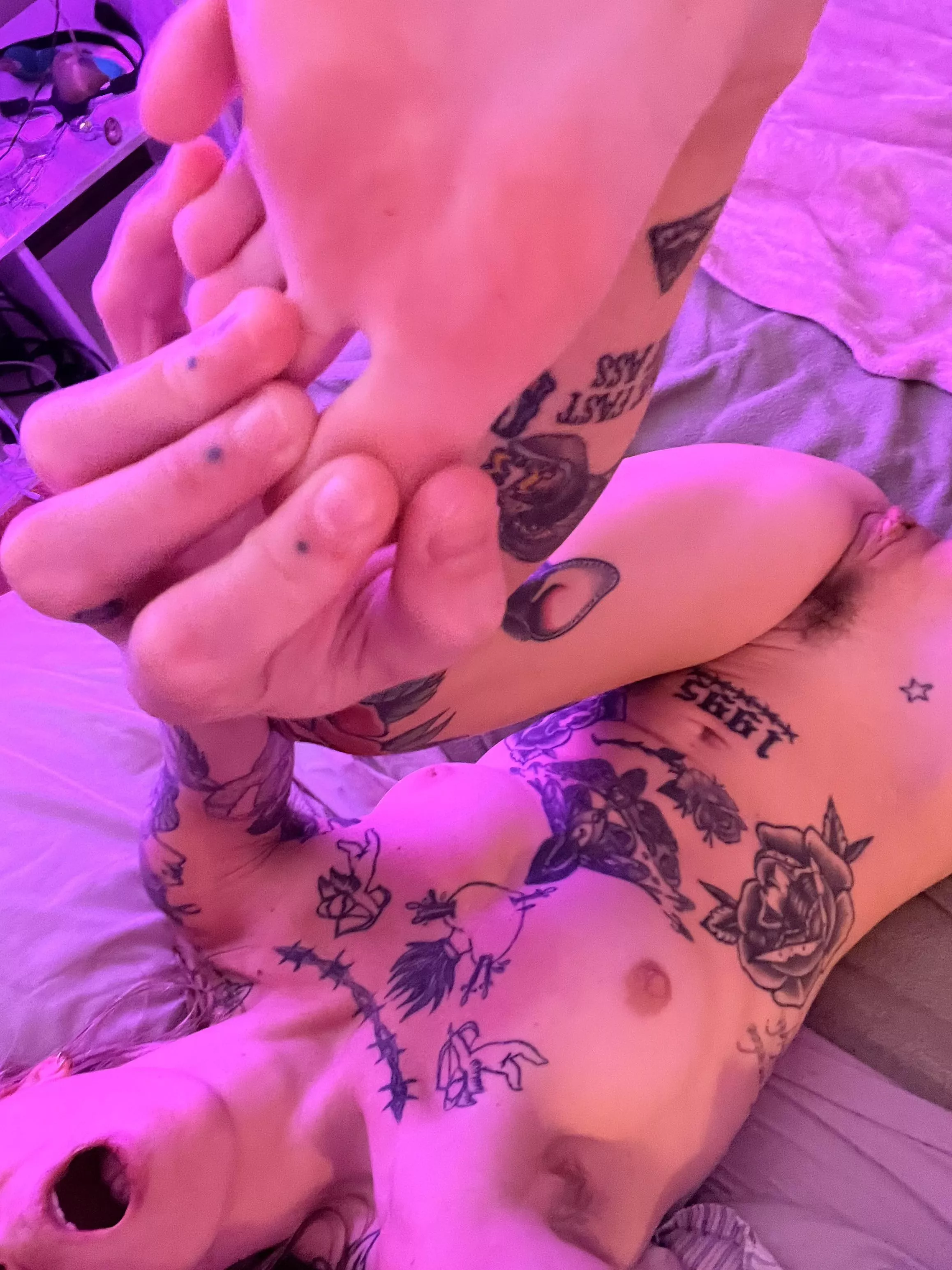 Hairy pits, and pussy, and a mouth ready for your load posted by vesper_rain