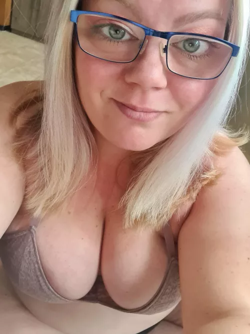 I'm just sitting here like ehhhh 🤍🖤 by KandiKotton