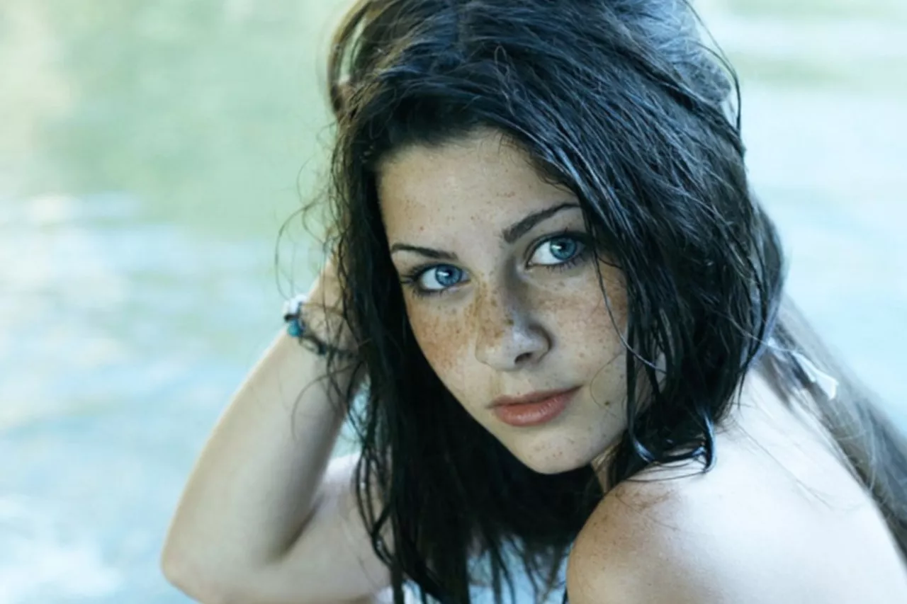 Nicoleta Toderici posted by Mincingairiness679