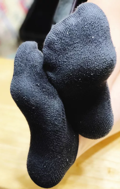 Sexy sole Sunday with a pair of black beauty socks👣 by lovelylysandra