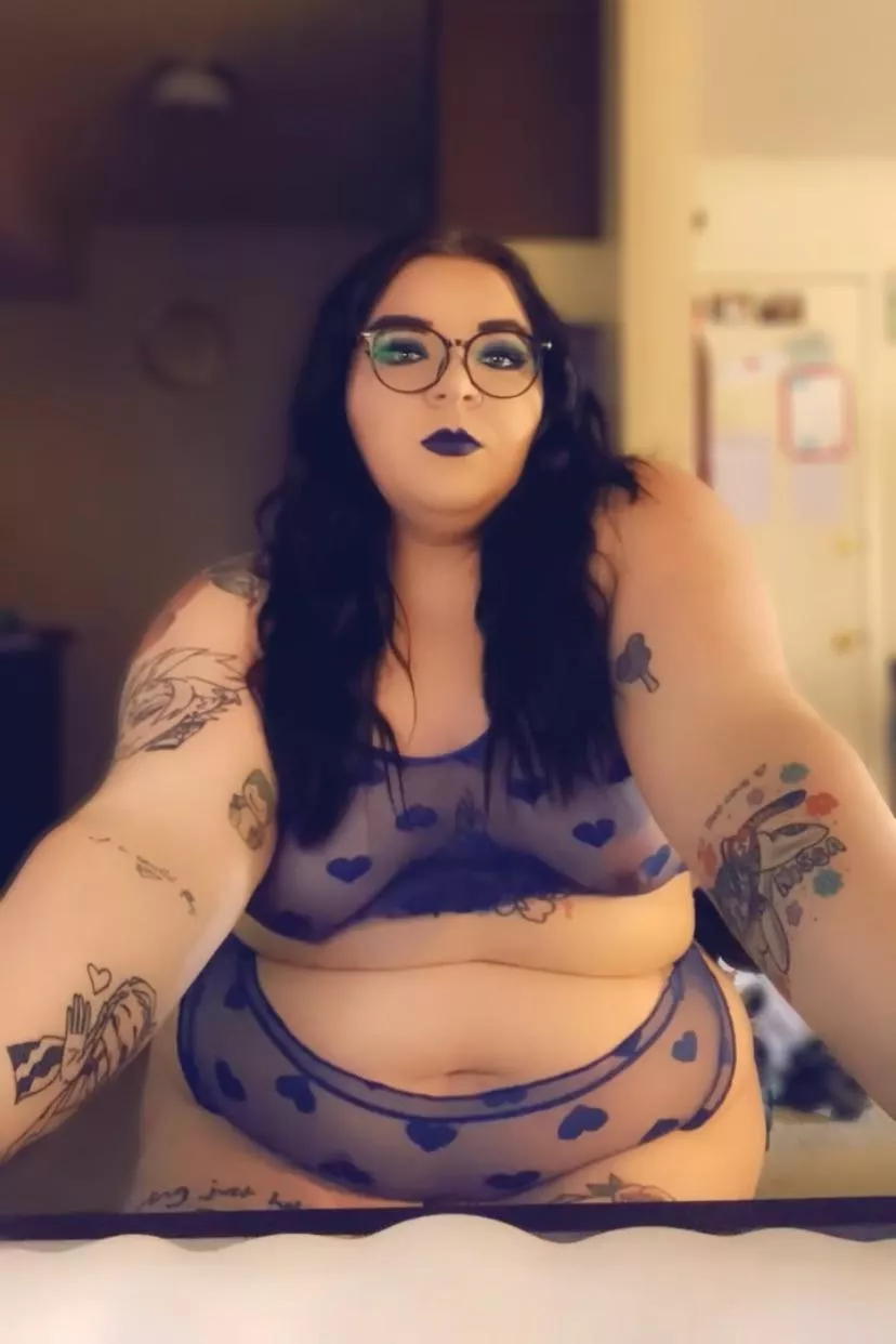 sunday is for buffalo blue 💙 posted by _lilthickie