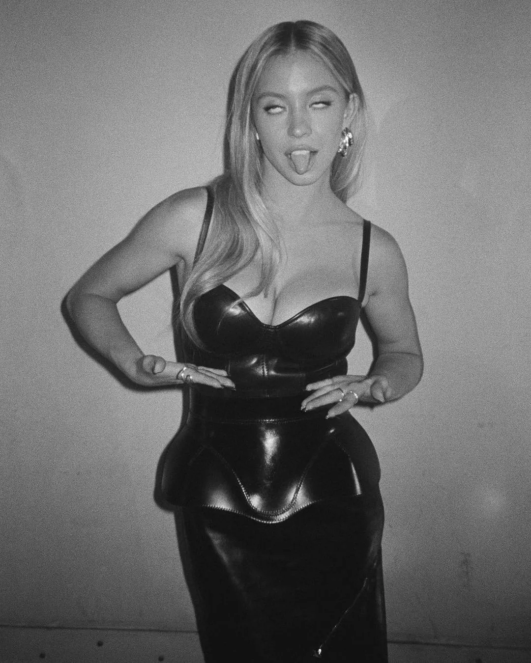 Sydney Sweeney posted by dreinherrr