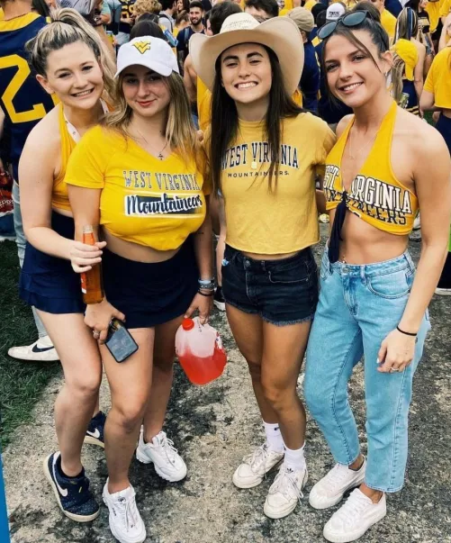 Two Mountaineers... by inthe504