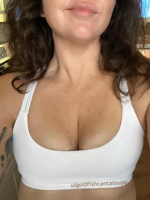 A Reddit friend suggested I post here! by goldfishcantaloupe