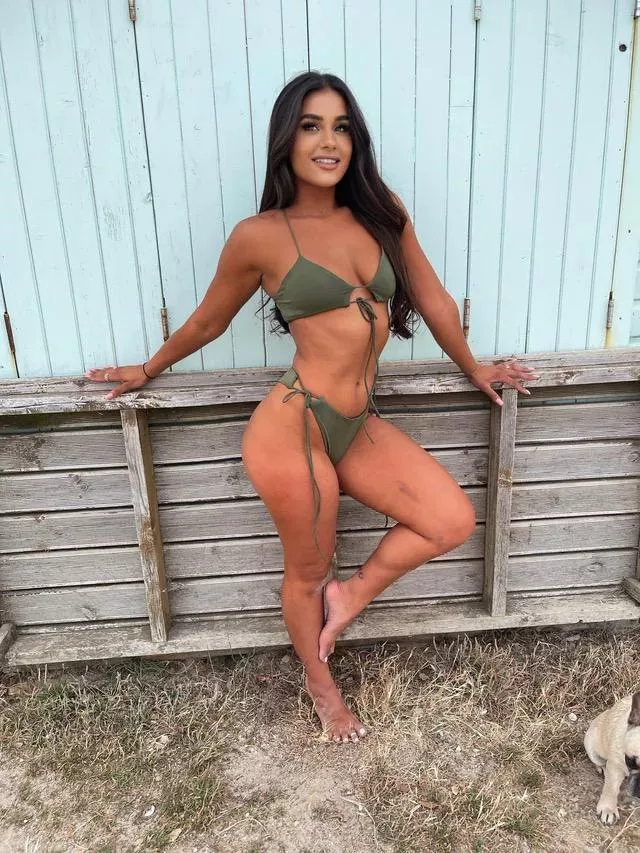 Beautiful college babe posted by xxhasanahxxca