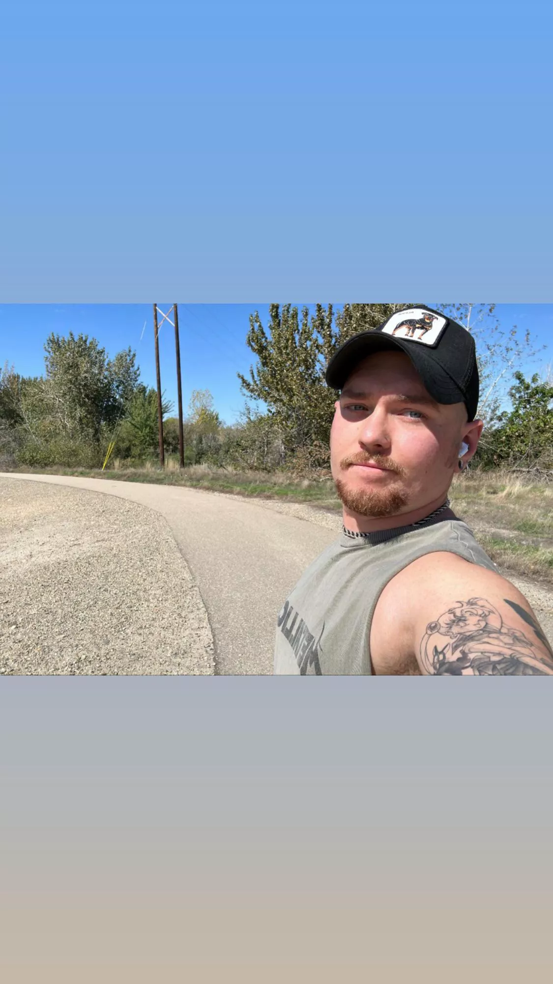 Days off are for jogs and caffeine and good music. Spread a little kindness. And In case nobody tells you. Have a good day ☺️✌🏻 posted by aby_ryn