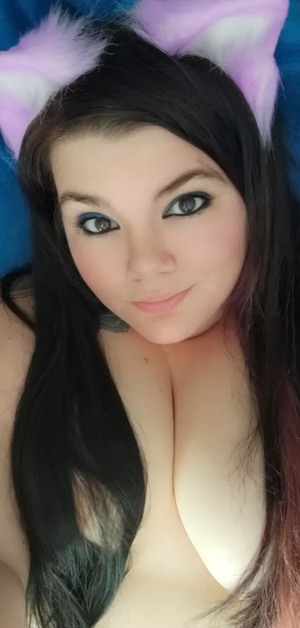 Do you think you could get me to purrr in your ear? posted by RaeOfSunBeamz