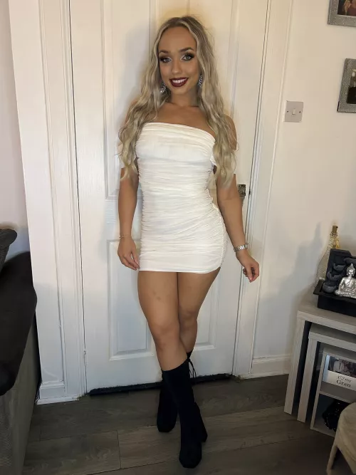 How do i look in white? 🤍 by PotentialWelcome6766