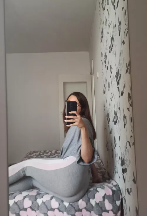 I just started working out recently. What do you think? 🍑 by Honey_69_