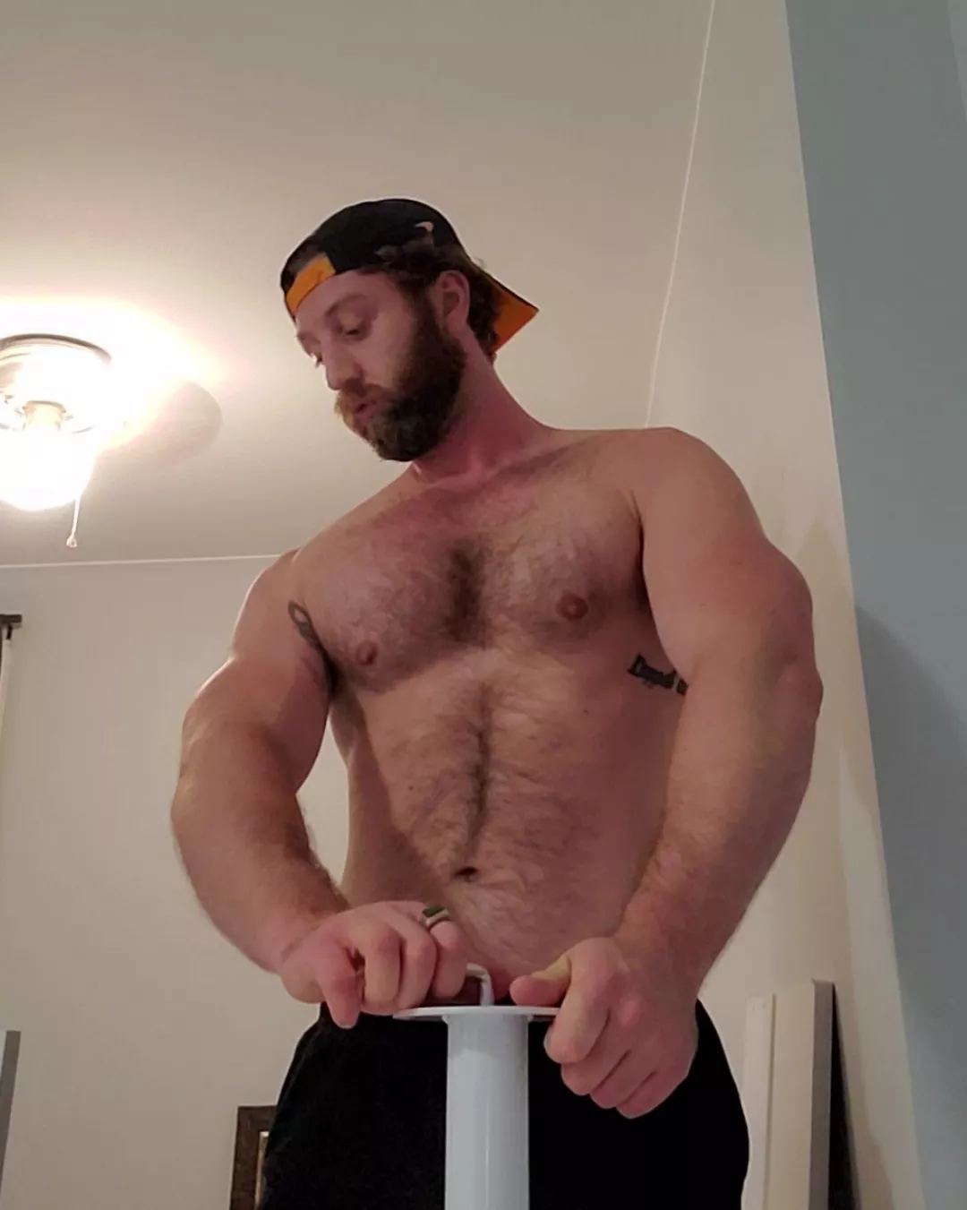 Need a handyman? posted by R2D33Z3DNUTZ