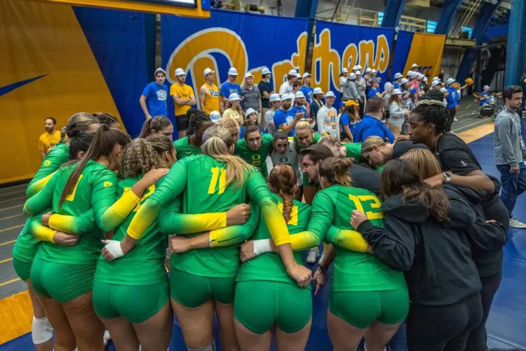 Oregon Huddle by thebababooey