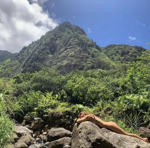 Patiently waiting for you to come take me from behind by AriaRays