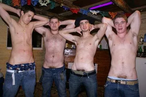 Sagging with your arms behind your head posted by Primal_Mantis