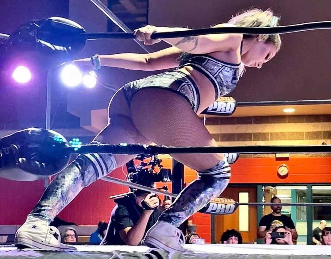 Skye Blue posted by Wolfguy425