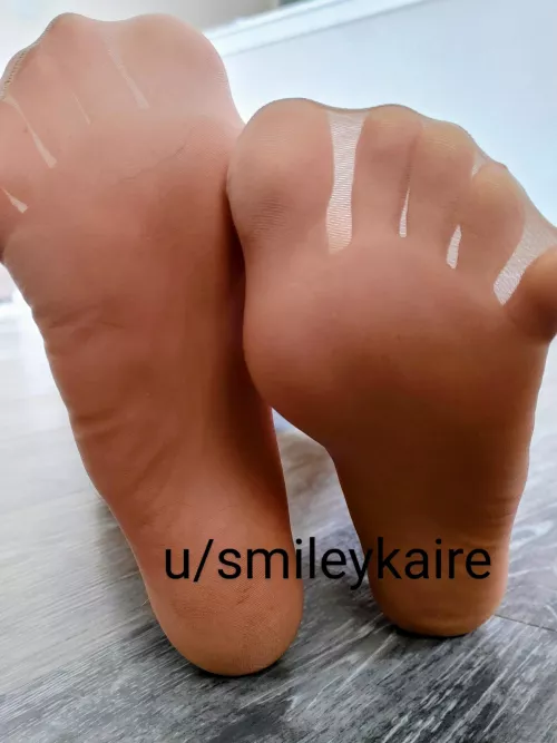 Trick or treat smell my f.. err wait.. too early sorry... but since your already down there😈 by smileykaire