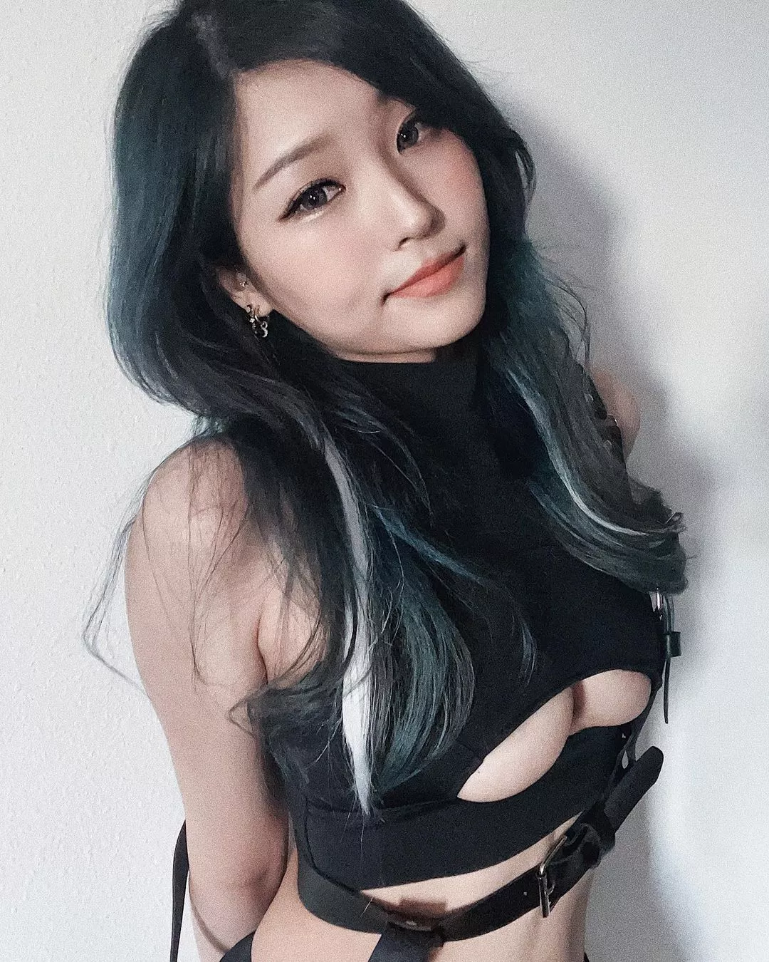 Underboob posted by Majestic_Painter8660