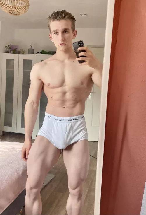 [19] Hi everyone 😜 by HornPeach