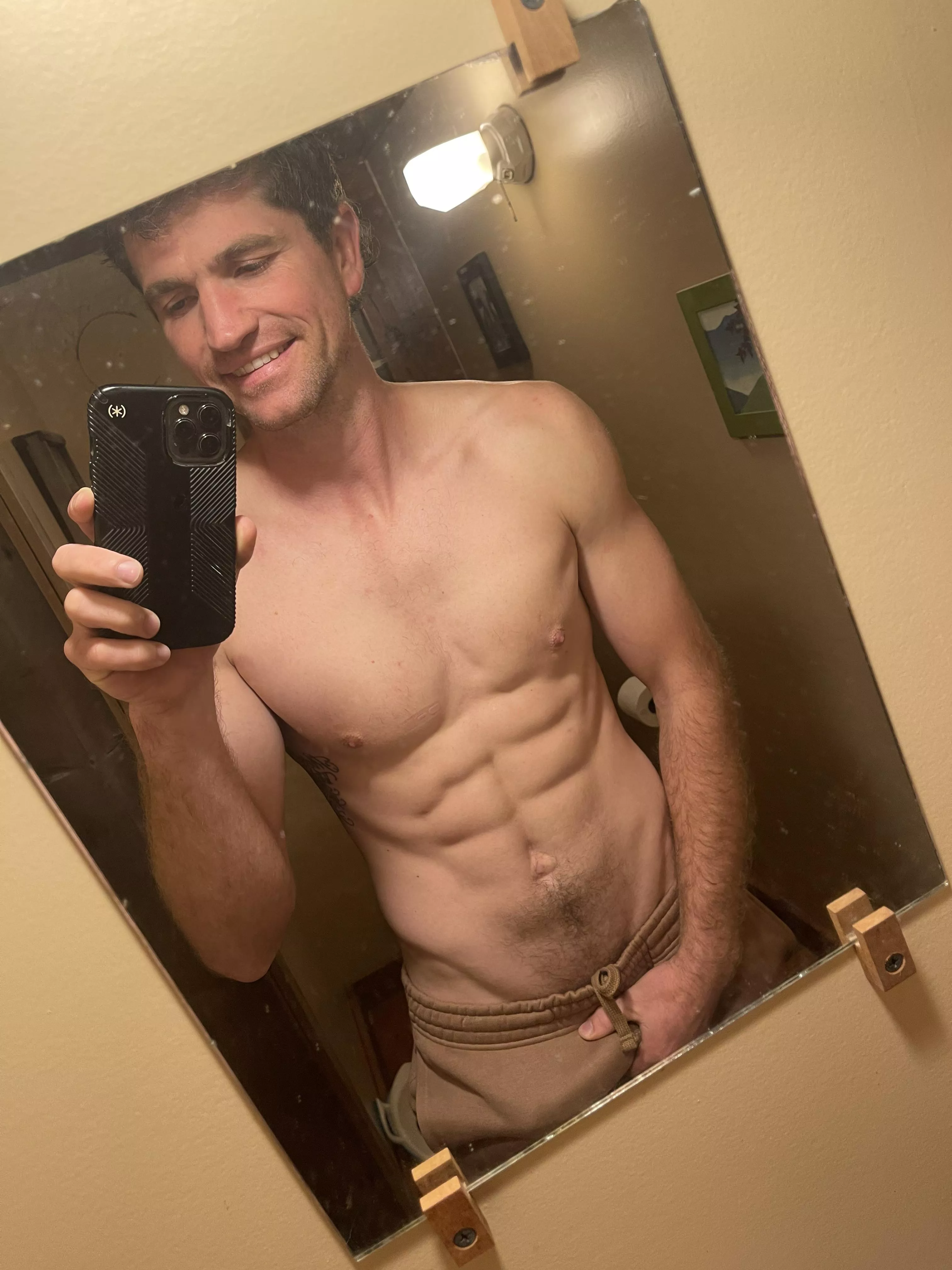 [33] dads need some love too! 😉 posted by Nice-Hovercraft2890