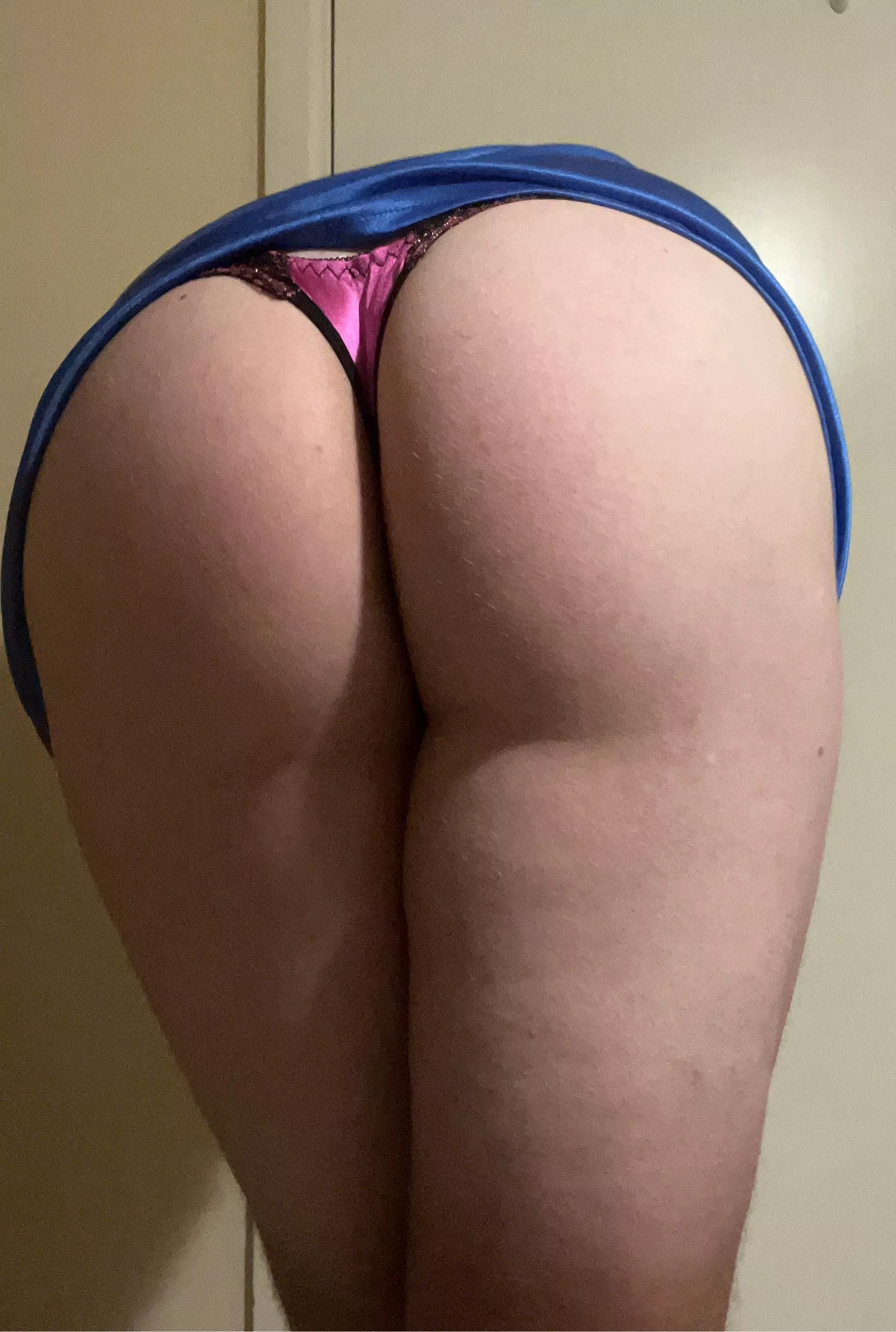 A hint of pink posted by bowmantangled