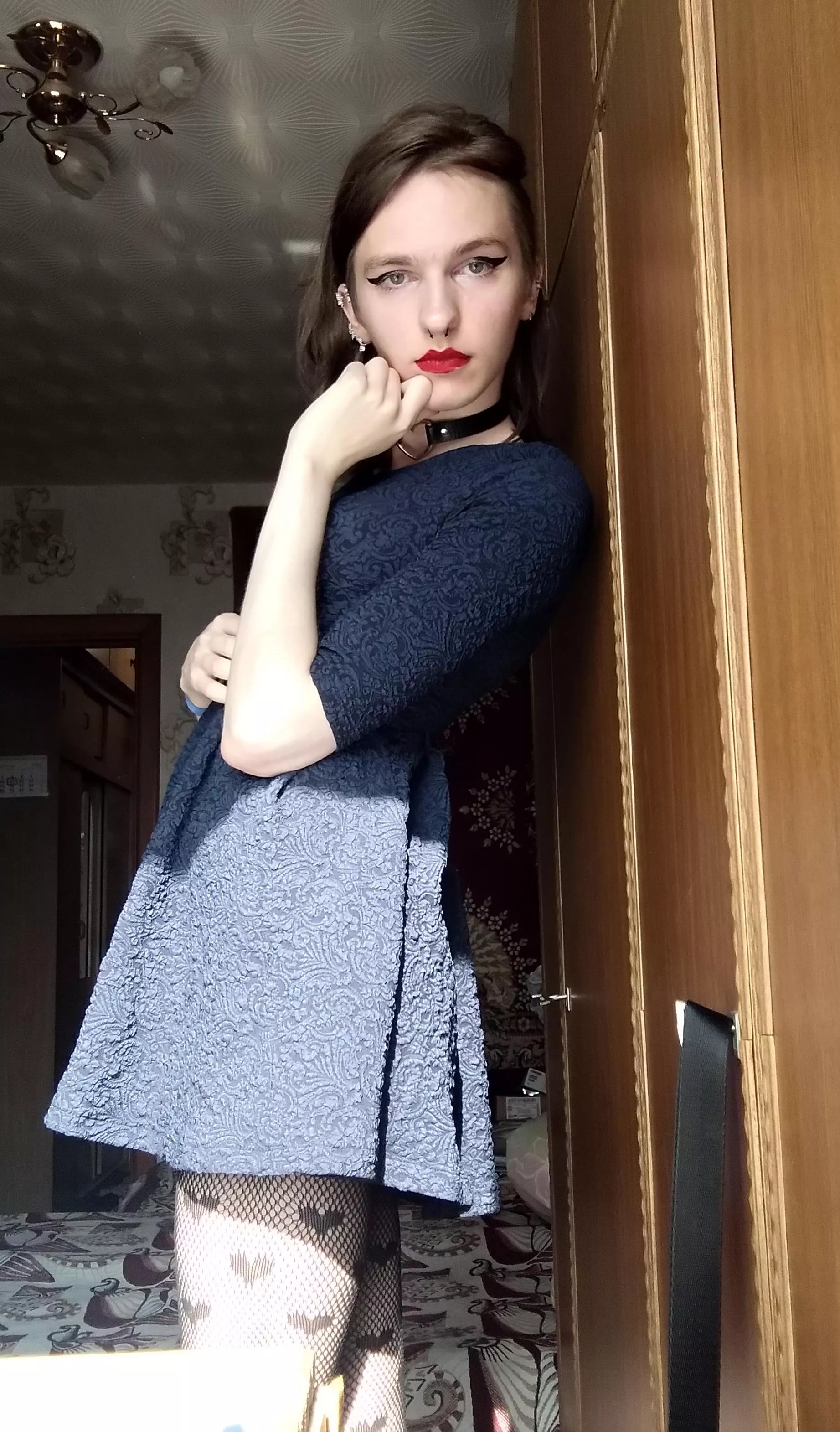 Another almost full height pic (hope i fit 🥺) posted by vermillion_19