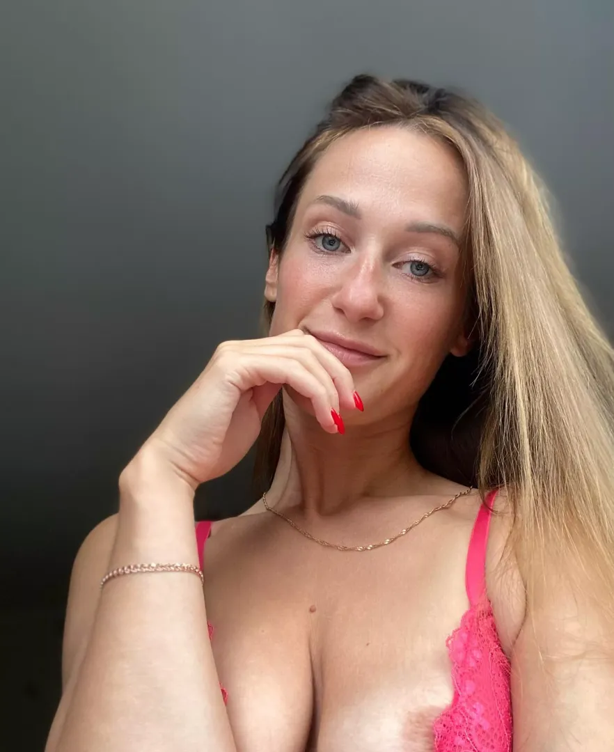 Damn, that nip slip!!! by TheEmilyXrose