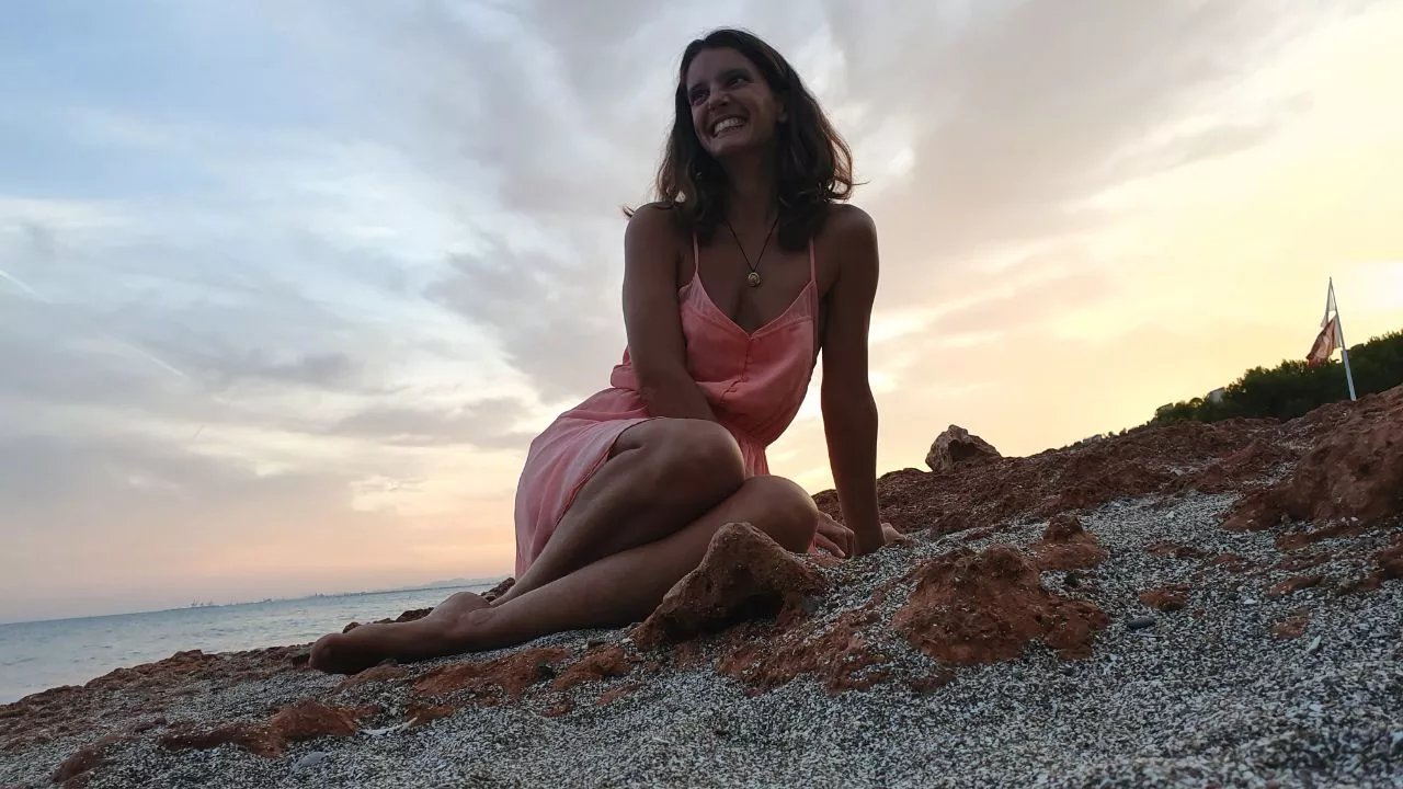 Enjoying the beauty of sunset posted by Ardillita_InTheSun