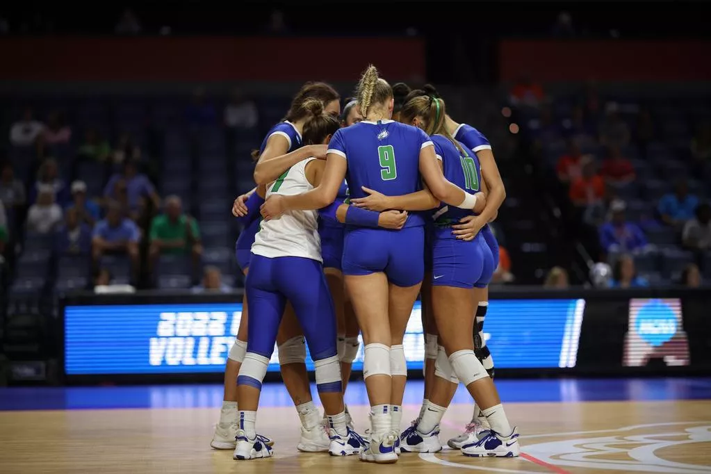 FGCU Huddle posted by thebababooey