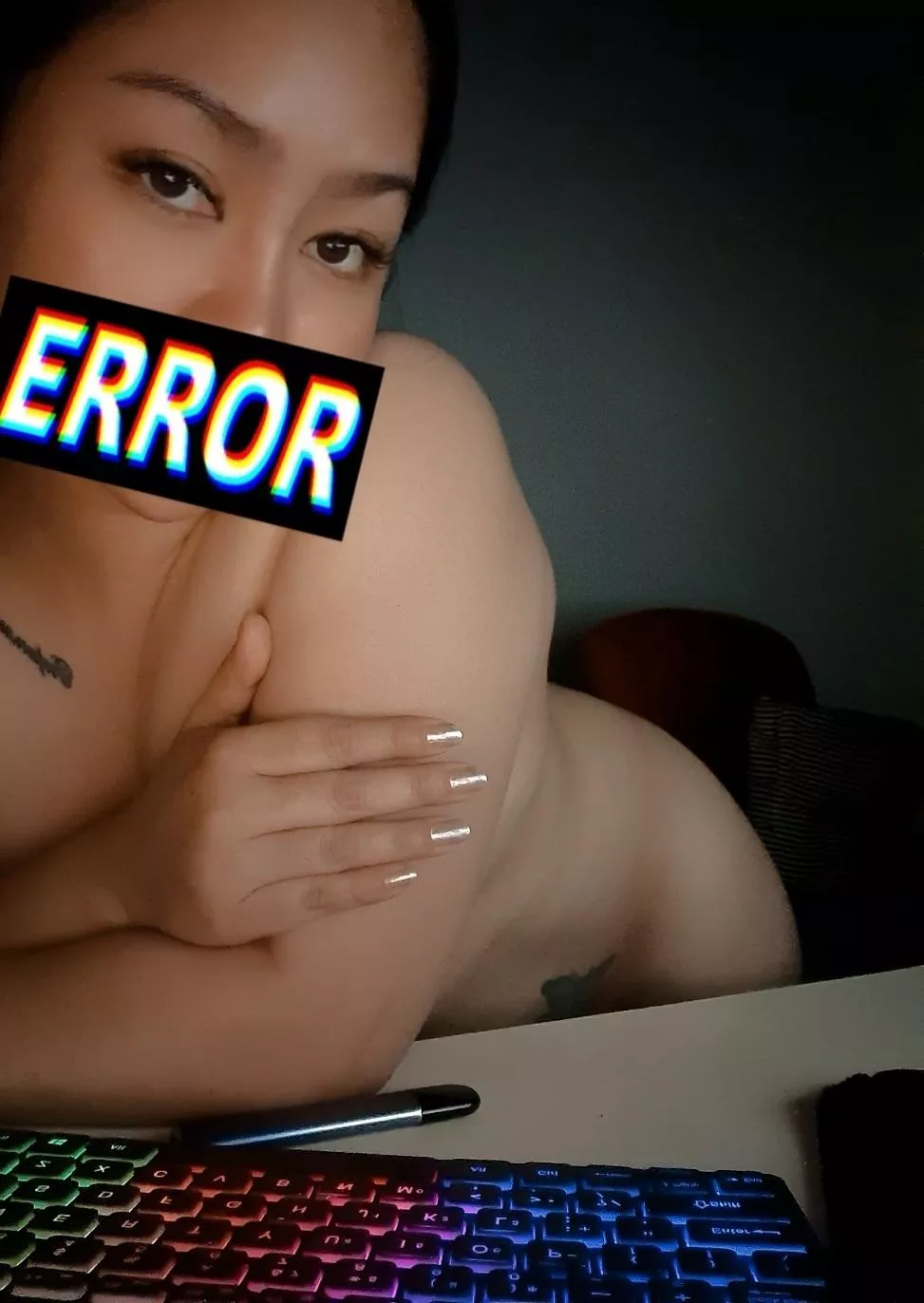 Finally, EOS. 🥳🥳🥳 Malapit na ulit mag (F)riday. Hahahahahaha Uunahan ko na kayo, hindi ako nilalamig, naka-on pa ac ko. Kelan ba lumamig sa Pinas? Amp. Sa baguio siguro o tagaytay, tara? 😋 posted by Kwhateva