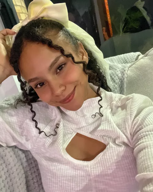 IUTR by ILoveSmilinggBack