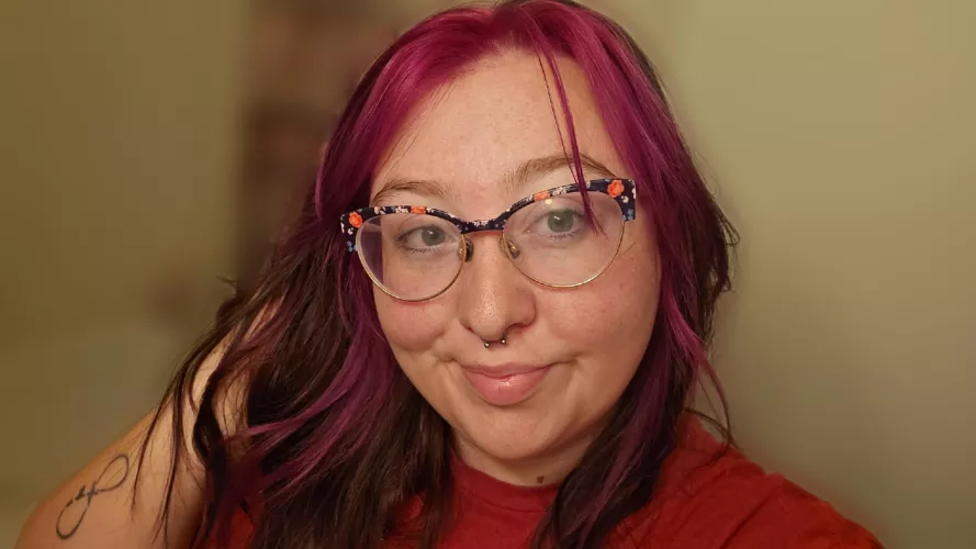 lil no makeup selfie with my new hair by sapphiremelonz