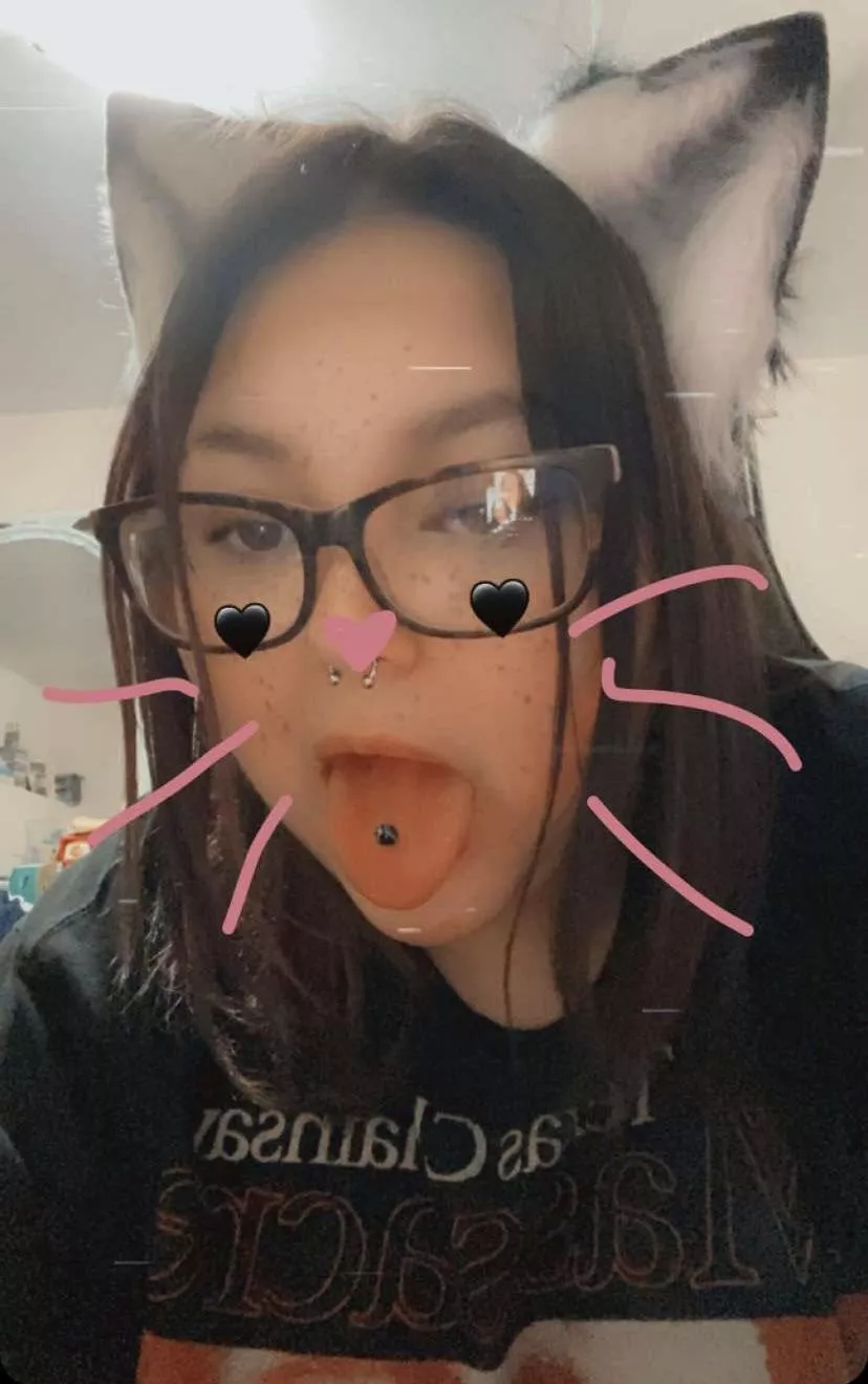 Make me purr~ posted by saturnvii2