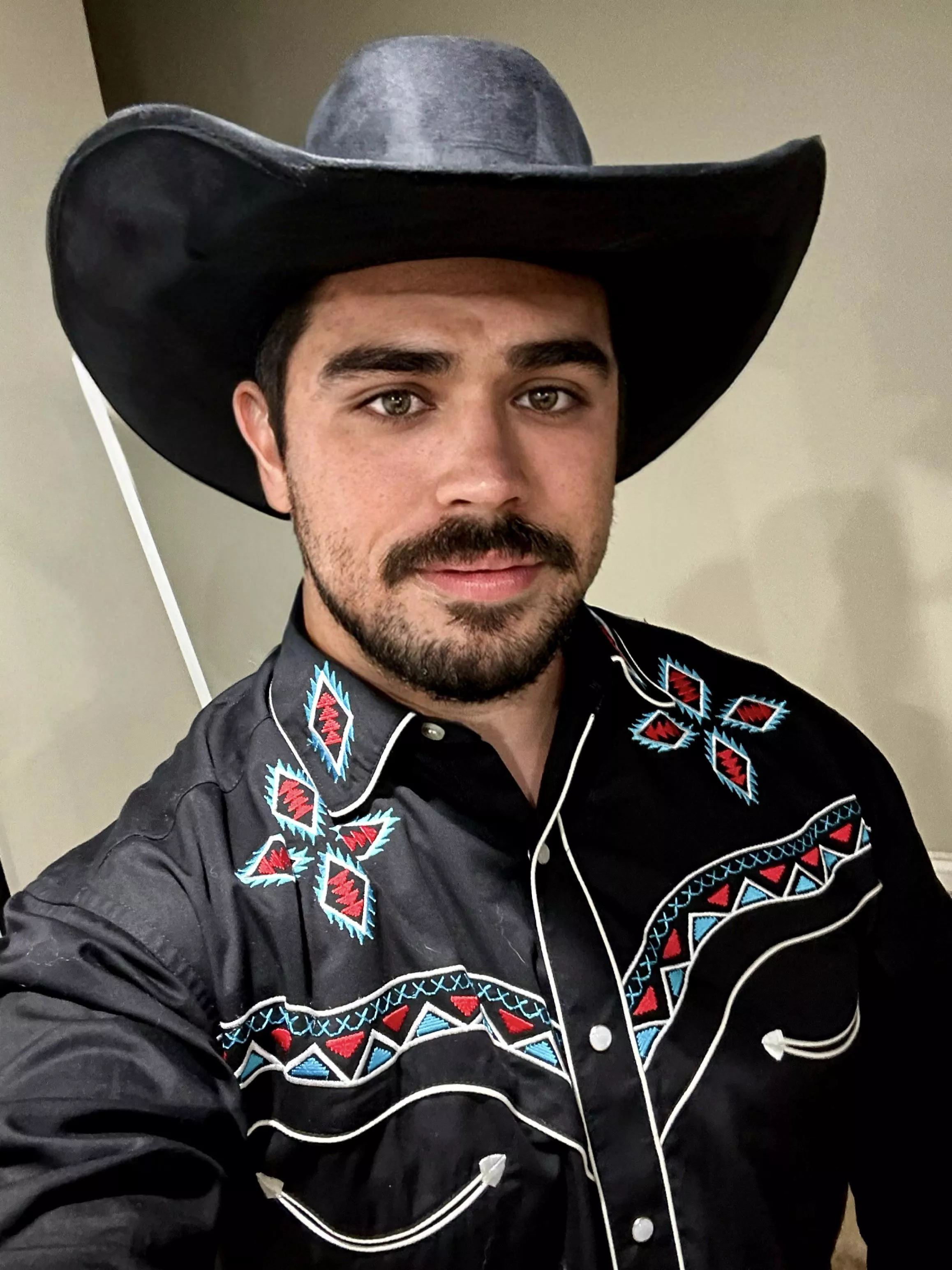 On the outside I’m hootin’ but on the inside I’m hollerin’ 🤠 posted by Yoshirandom